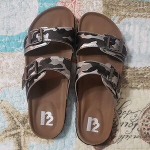 r2 Camouflage Slide Sandals